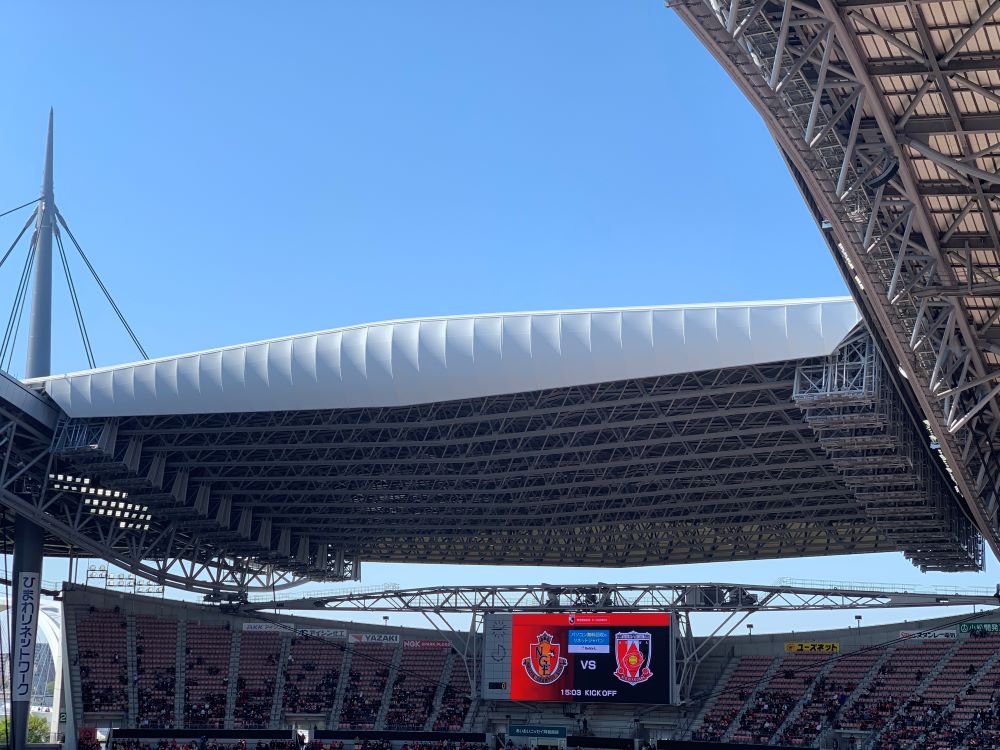豊田スタジアムの閉まらない屋根